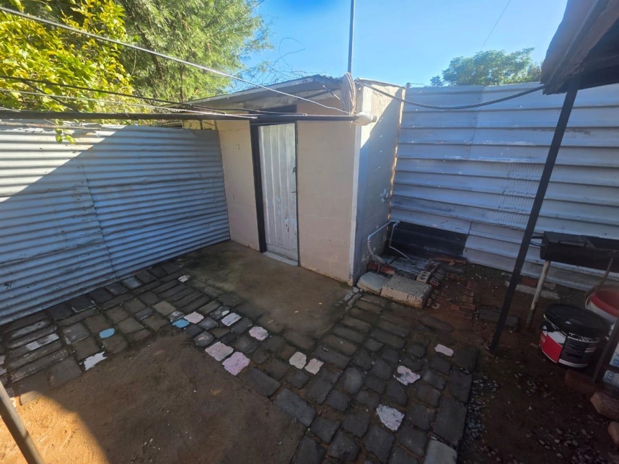 2 Bedroom Property for Sale in Roodepan Northern Cape